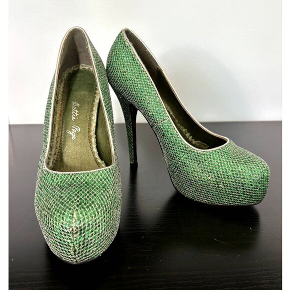 Bettie Page Green Platform Heels - Picture 9 of 16